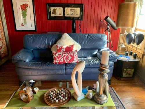 York Apartamento | Home with Art & Beauty-1 minute to York Hospital