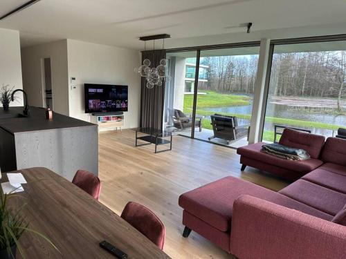 Maalte Apartamento | Apartment In Gent With Breathtaking Lake View