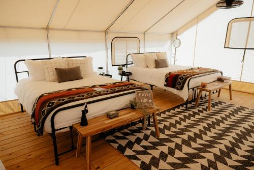 Guntersville Otro | Glamping Tents 2 Queens at Lake Guntersville State Park