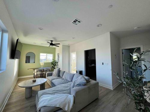 Los Angeles Apartamento | Modern home near sofi