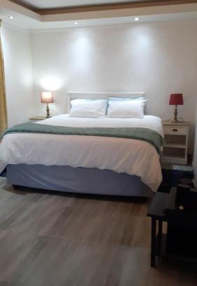 Greater Johannesburg Metropolitan Area Casa | Russell's Rest Rooms