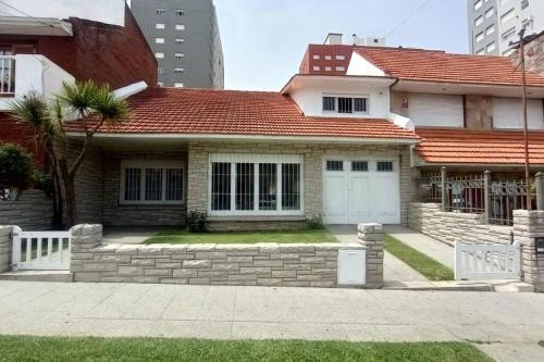 Punta Mogotes Casa | Chalet con excelente ubicación para 6 personas.