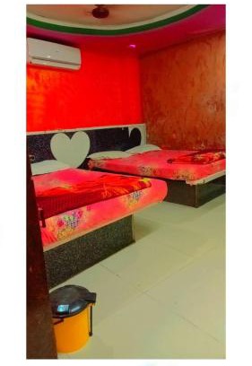 Omkareshwar Hotel | SB PALACE