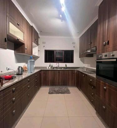 Manyimbo Cama Y Desayuno | Kingtech Apartments Likoni