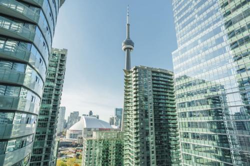 Toronto Entertainment District Hotel | The Heart of Downtown