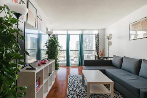 Downtown Toronto Hotel | The Heart of Downtown