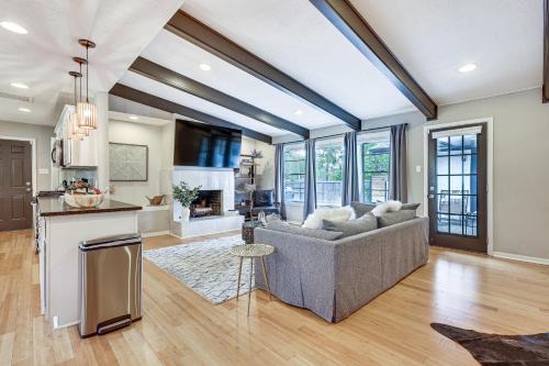 College Station Casa | Spacious Bryan Home with Patio 4 Mi to Downtown