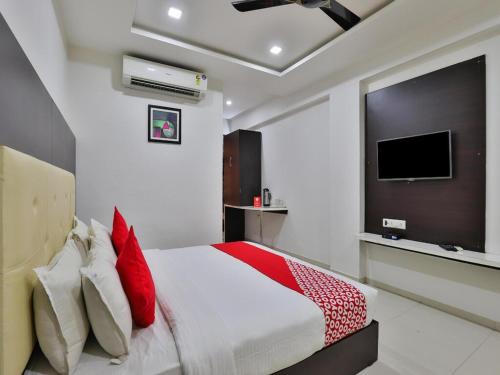 Infocity Hotel | HOTEL GRAND KRISHNA