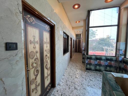 Varanasi Cama Y Desayuno | SDM Guest house & Banquet Hall