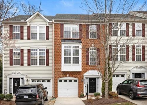 North Chesterfield Apartamento | Charming Townhome Oasis