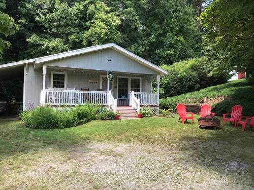 Black Mountain Casa | Rosso Veranda Cottage
