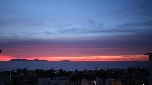 La Joya Casa | Spacious Tijuana Beach Home With Private Heated* Pool