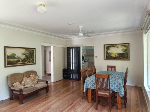 Beecroft Casa | Large, Spacious and Comfortable House in Beecroft