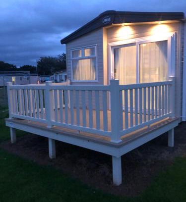 Girvan Otro | Lovely Caravan
