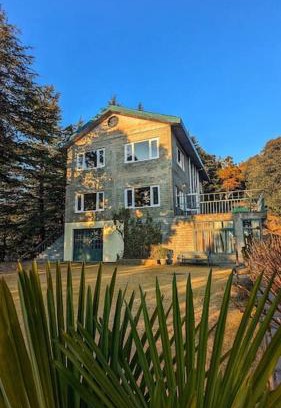 Shimla Casa | Master Bedroom Near Chail Sanctuary Woodrose Est