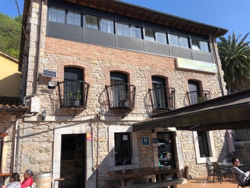 Baselgas Hotel | Hotel Restaurante La Navaliega