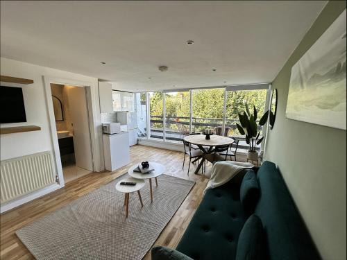Primrose Hill Apartamento | Primrose Hill Apartment with Balcony