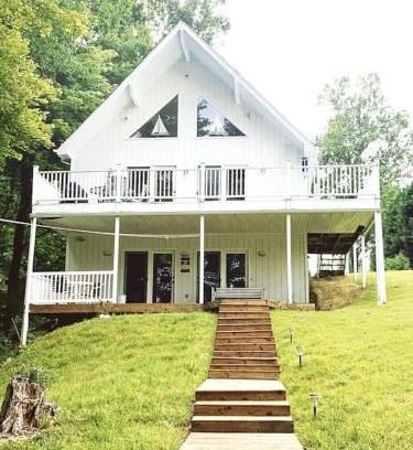 Huddleston Casa | Spacious Lakefront Hudson Haven w/ Dock